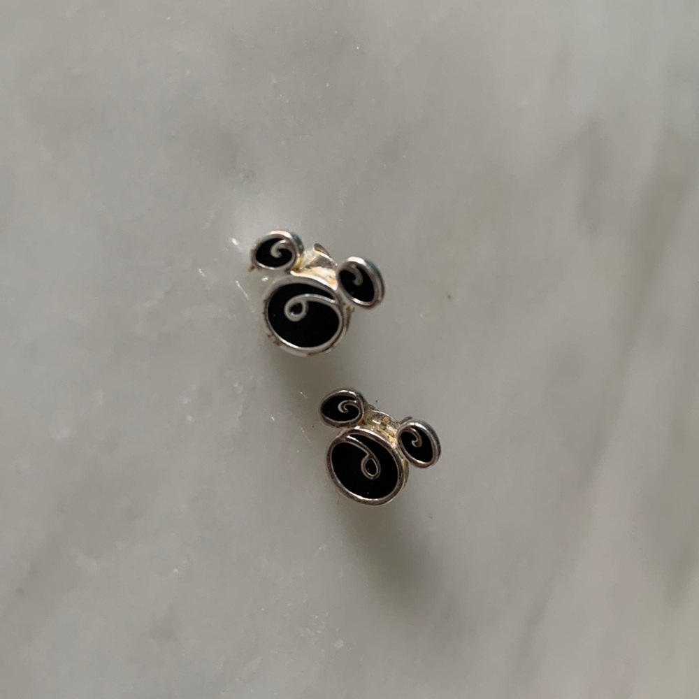 3/$20💎🐭 Disney Mickey Mouse earrings in black/silver